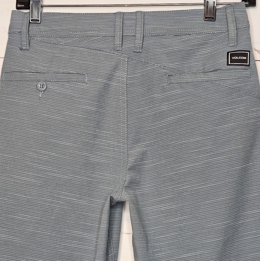 Volcom Gray Flat Front Shorts Size 27 - image 5